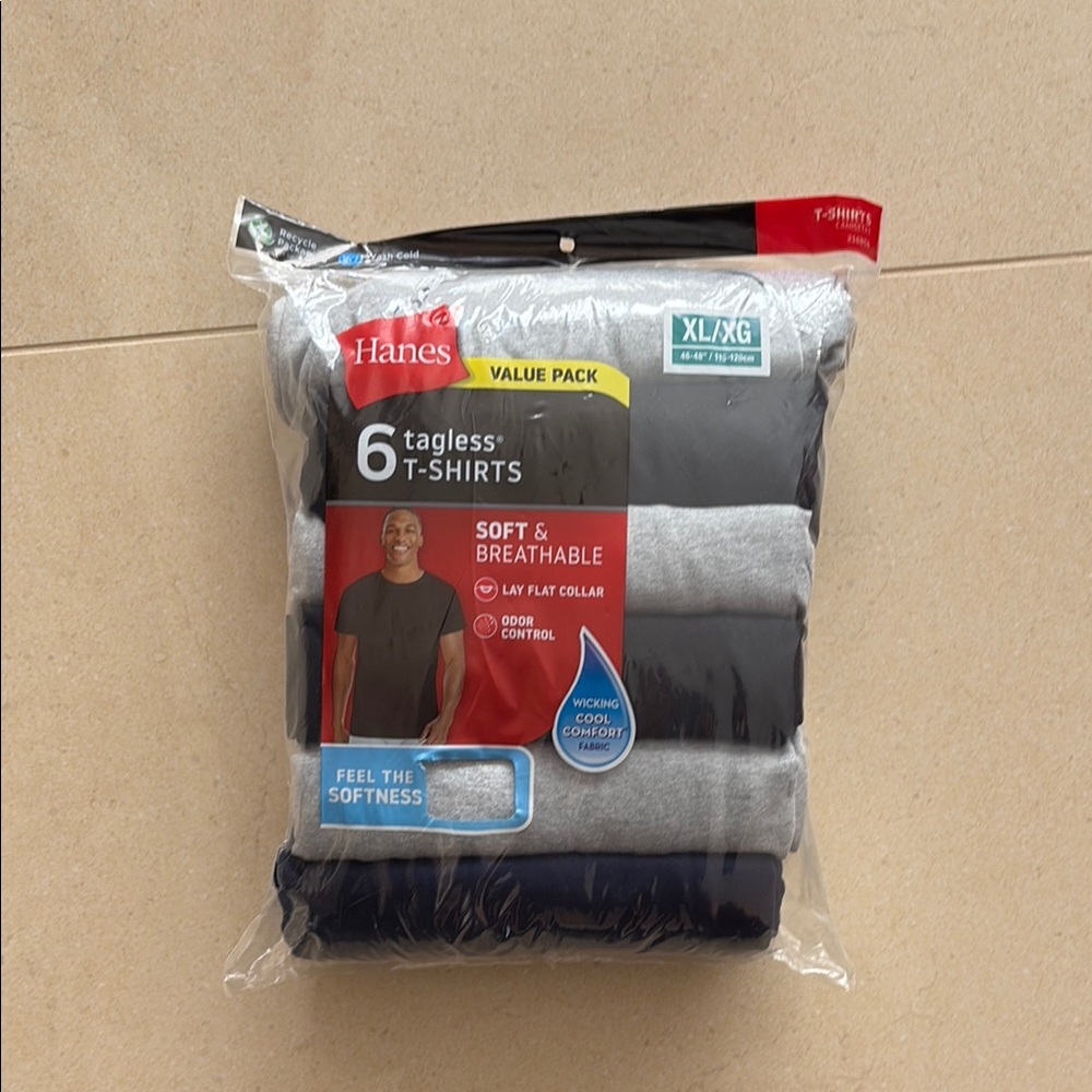 New in bag Hanes Men's Tagless T-Shirts - Black, Gray, Navy xl
